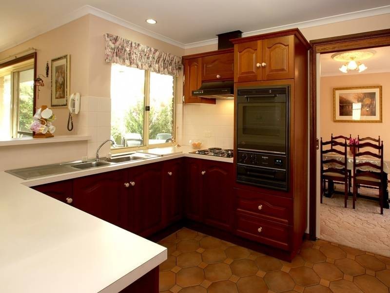 5 La Salle Court, Happy Valley SA 5159
