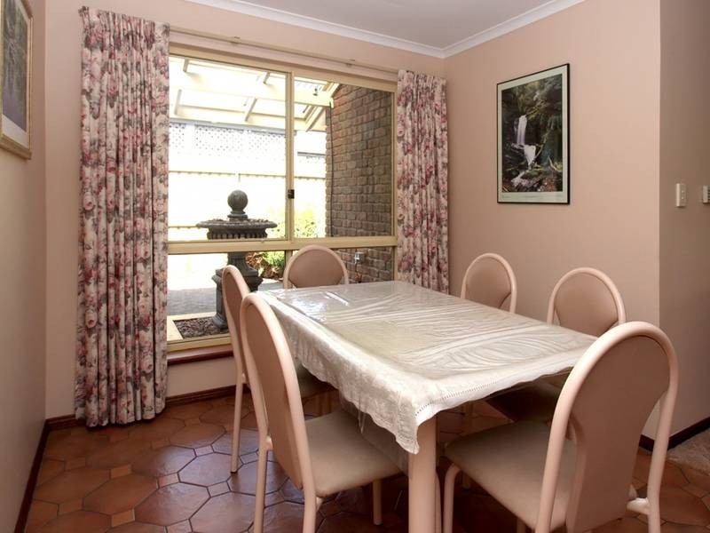 5 La Salle Court, Happy Valley SA 5159