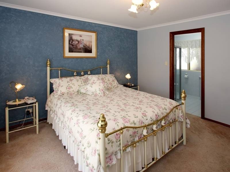 5 La Salle Court, Happy Valley SA 5159