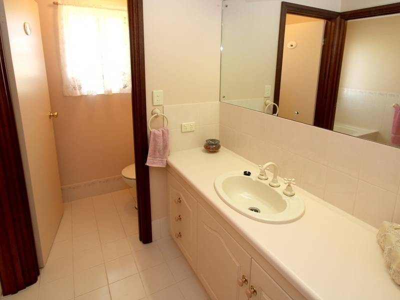 5 La Salle Court, Happy Valley SA 5159