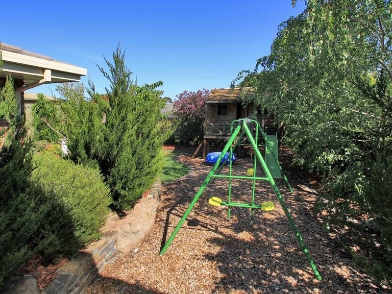 5 La Salle Court, Happy Valley SA 5159