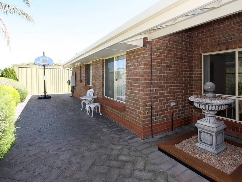 5 La Salle Court, Happy Valley SA 5159