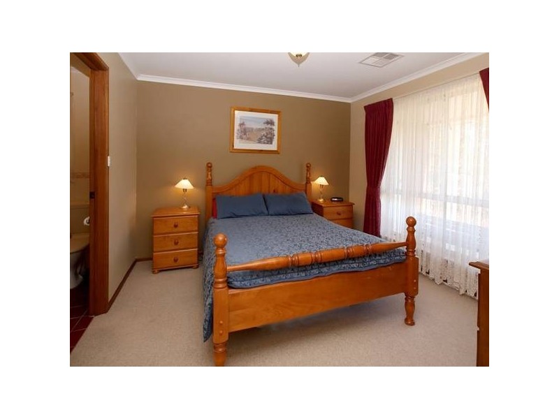 20 Riddoch Crescent, Woodcroft SA 5162