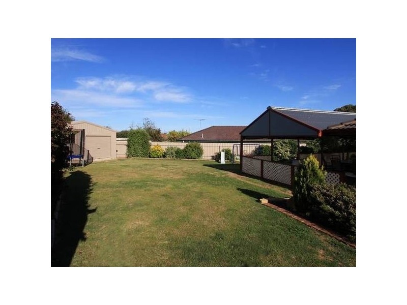 20 Riddoch Crescent, Woodcroft SA 5162
