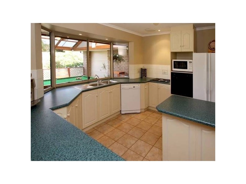 20 Riddoch Crescent, Woodcroft SA 5162