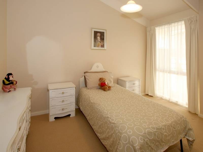 2 Fama Court, Flagstaff Hill SA 5159