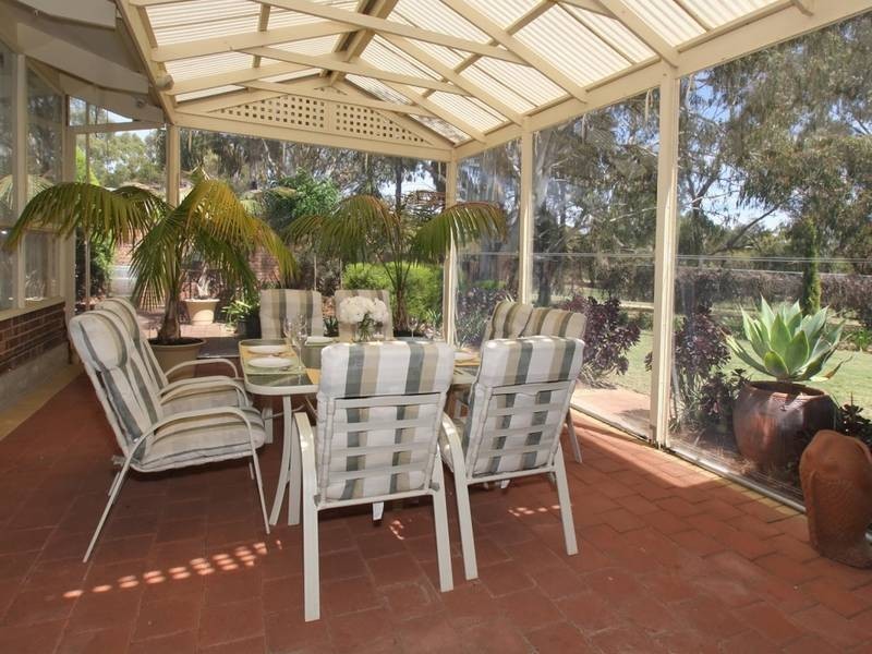 2 Fama Court, Flagstaff Hill SA 5159