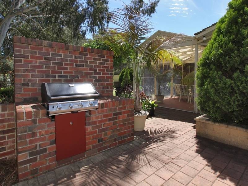 2 Fama Court, Flagstaff Hill SA 5159