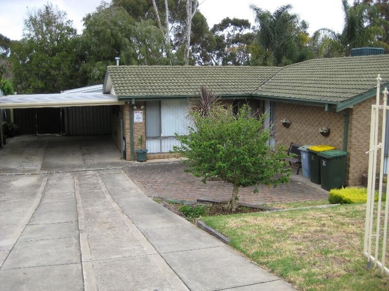 19 Spruce Avenue, Aberfoyle Park SA 5159