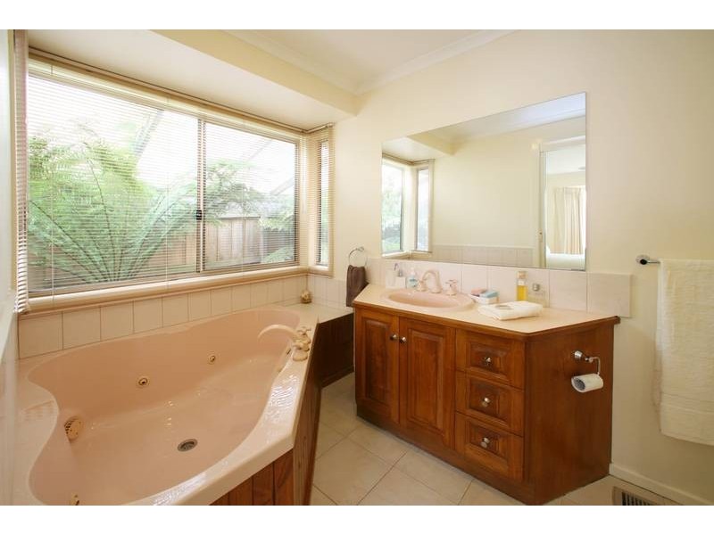 48 Spruce Drive, Rowville VIC 3178
