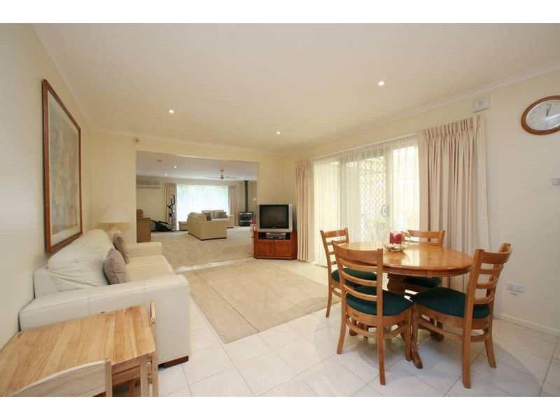 48 Spruce Drive, Rowville VIC 3178
