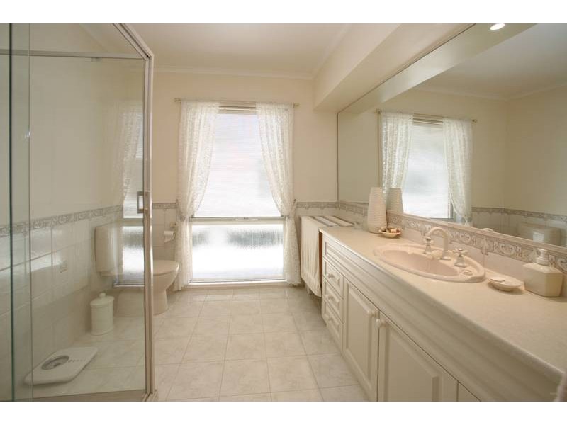 71 Pia Drive, Rowville VIC 3178