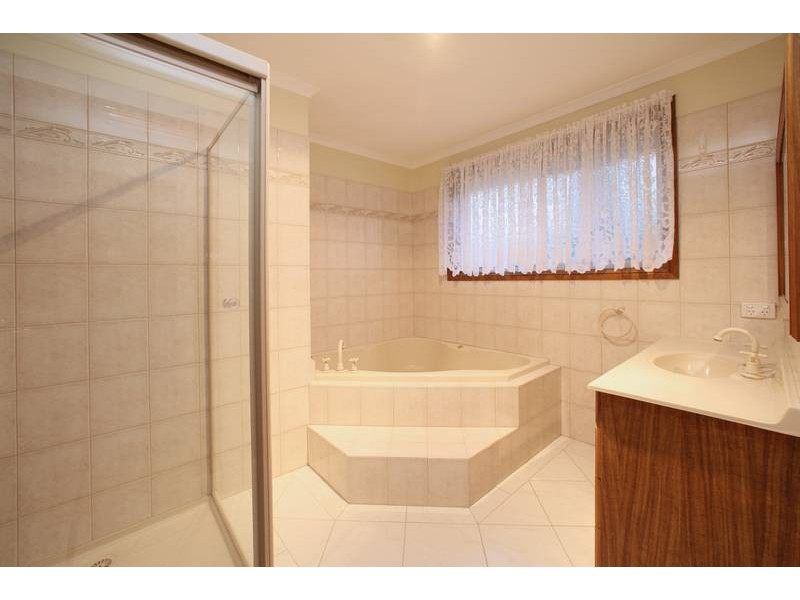 46 Clondara Drive, Rowville VIC 3178