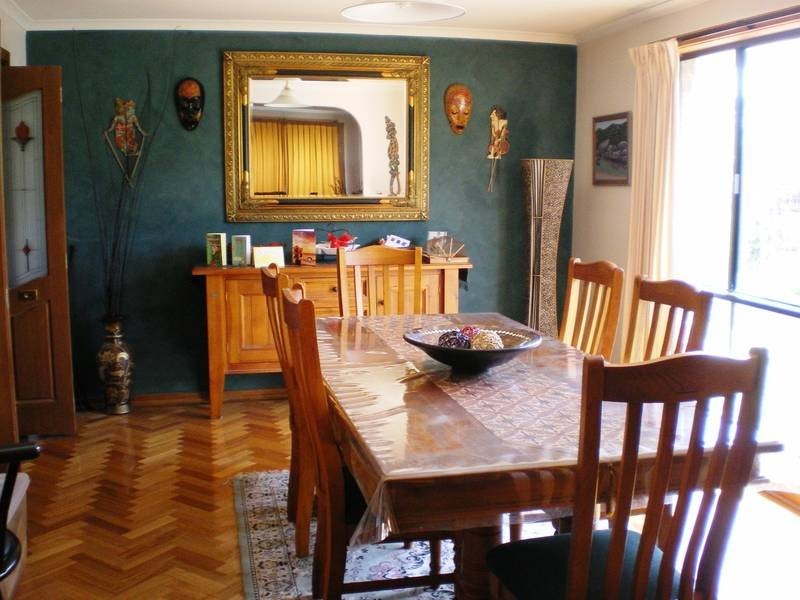 13 St John Place, Rowville VIC 3178