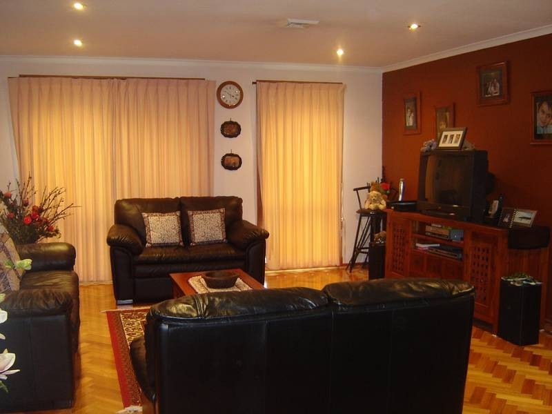 13 St John Place, Rowville VIC 3178