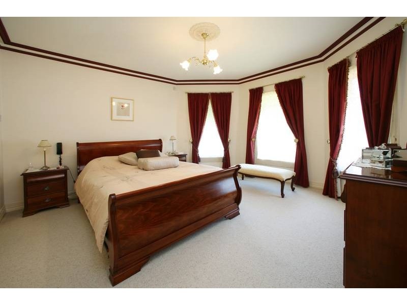 1 Carnoustie Court, Rowville VIC 3178