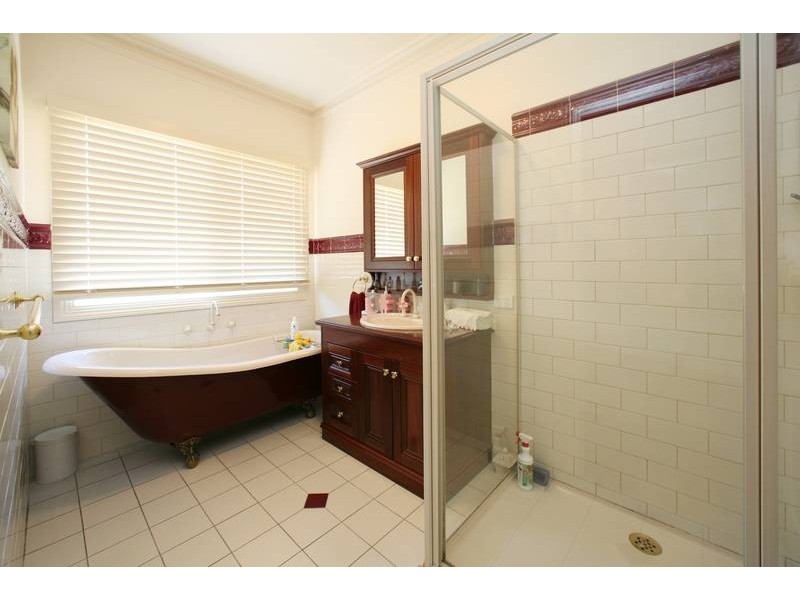 1 Carnoustie Court, Rowville VIC 3178