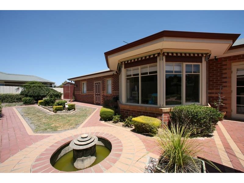 1 Carnoustie Court, Rowville VIC 3178