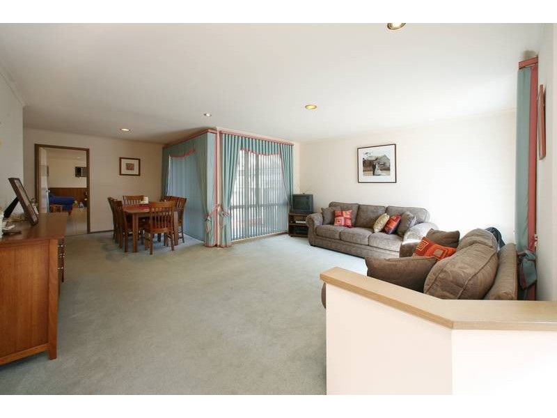 24 Turramurra Drive, Rowville VIC 3178