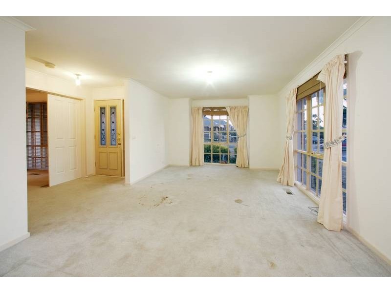 17 Peartree Place, Knoxfield VIC 3180