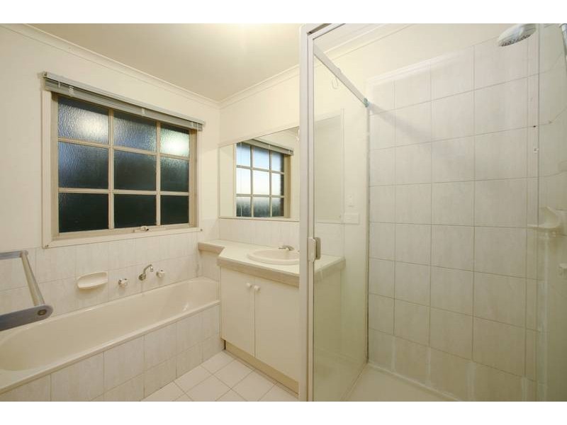17 Peartree Place, Knoxfield VIC 3180