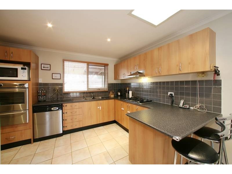 2 Jasmine Court, Rowville VIC 3178