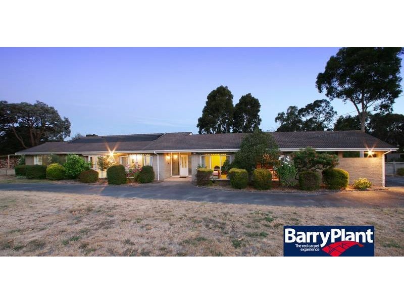 12 Raymond Road, Rowville VIC 3178