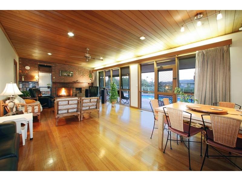 12 Raymond Road, Rowville VIC 3178