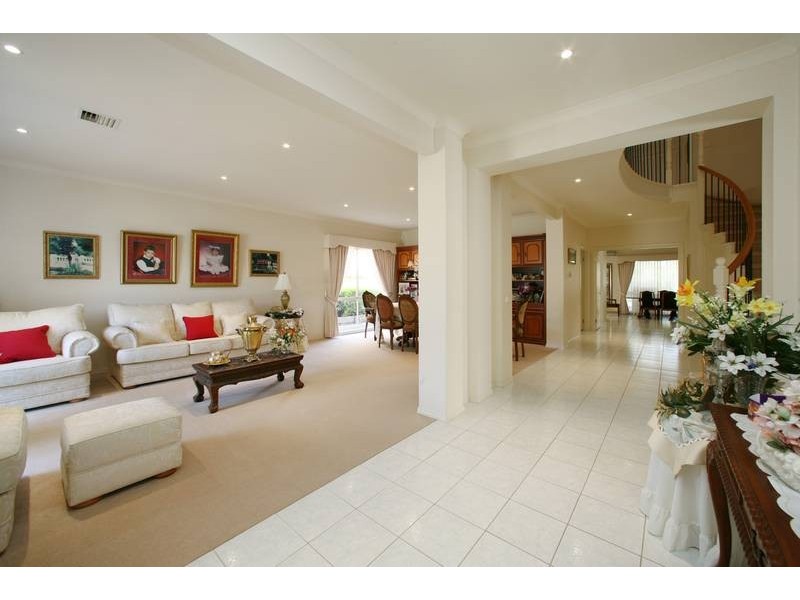 18 Webb Court, Rowville VIC 3178