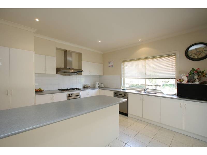 18 Webb Court, Rowville VIC 3178