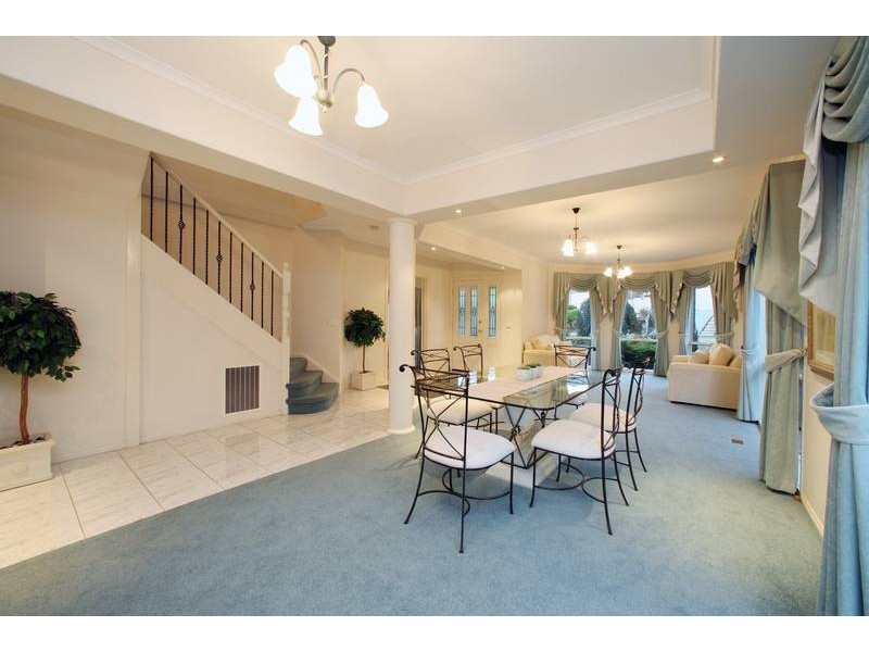 12 Glenview Place, Lysterfield VIC 3156