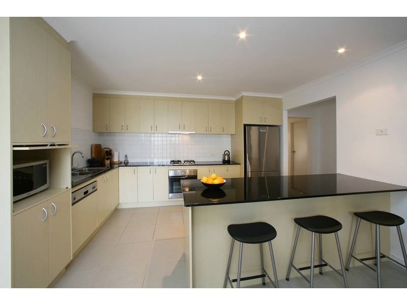 77 Sovereign Manors Crescent, Rowville VIC 3178