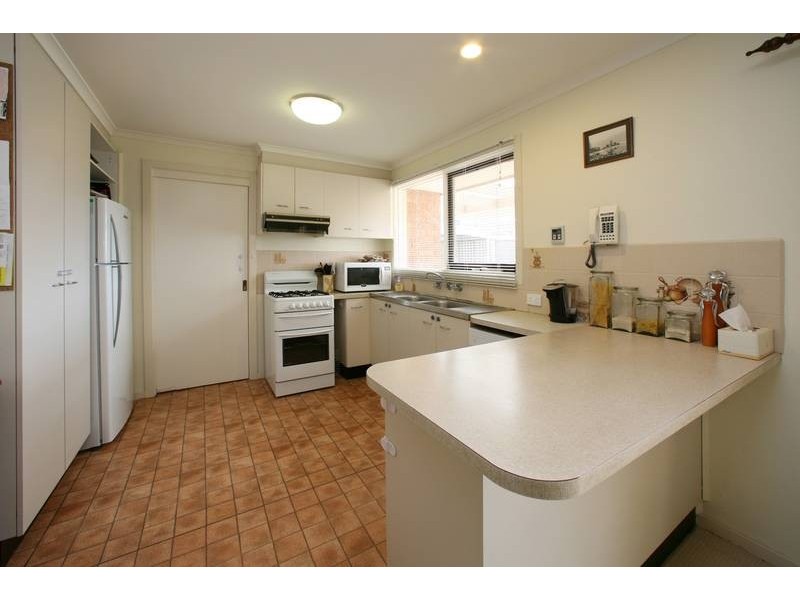 76 Lakeview Avenue, Rowville VIC 3178