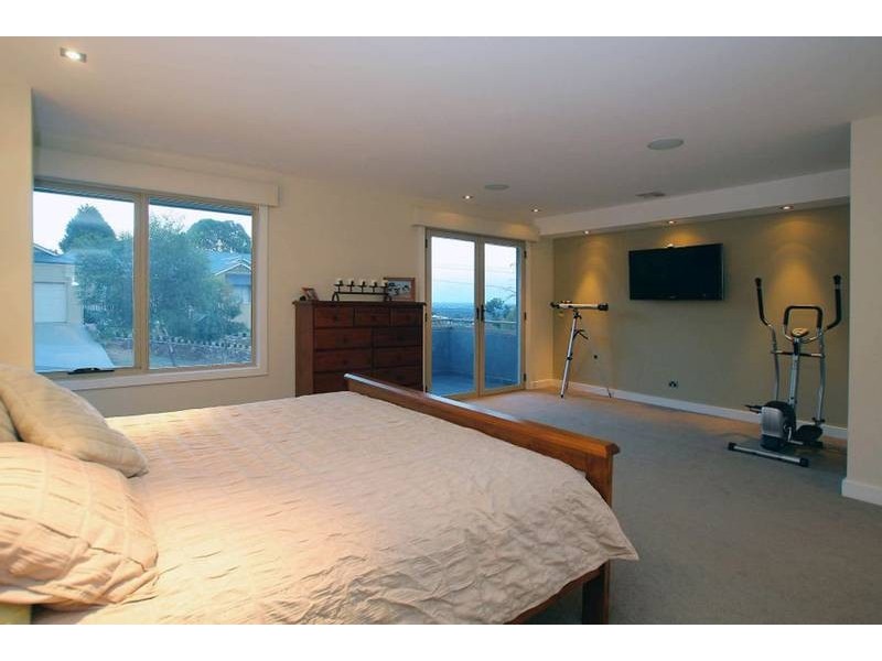 2 Hayes Court, Lysterfield VIC 3156