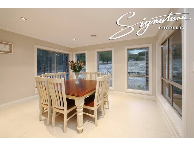 16 Gladesville Close, Lysterfield South VIC 3156