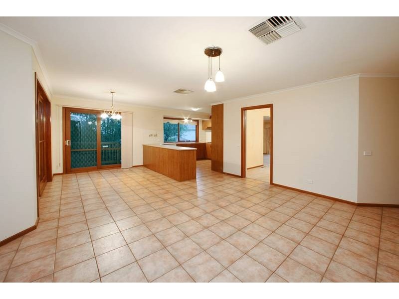 8 Brusco Close, Rowville VIC 3178