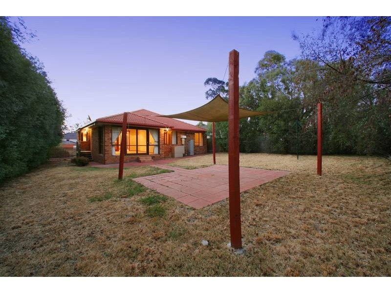 8 Brusco Close, Rowville VIC 3178