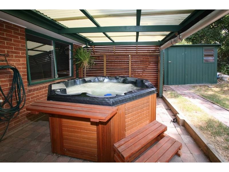 8 Sabre Court, Ferntree Gully VIC 3156