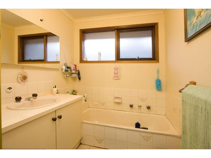 21 Malmsbury Crescent, Rowville VIC 3178