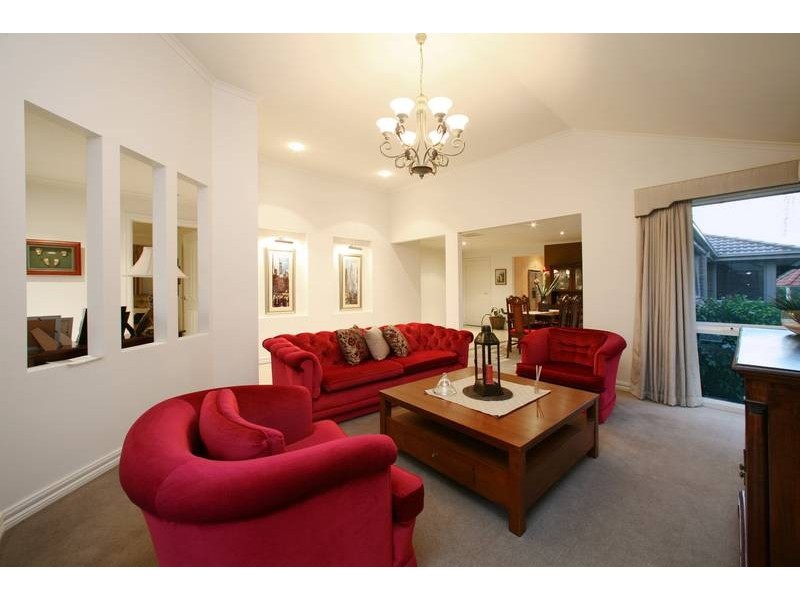 28 Vista Crescent, Rowville VIC 3178