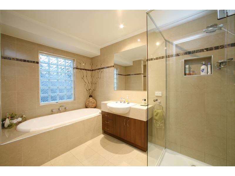 28 Vista Crescent, Rowville VIC 3178