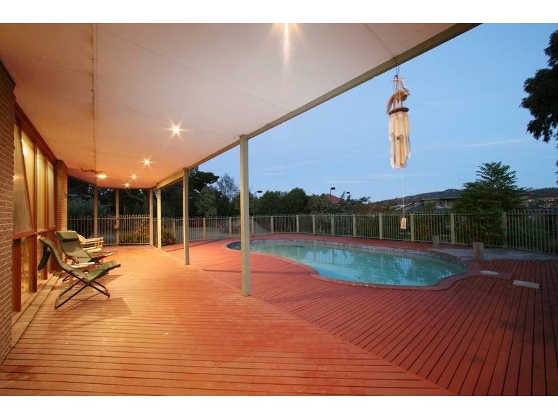 12 Raymond Road, Rowville VIC 3178