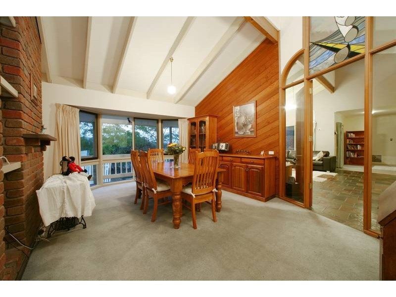 18 Tinarra Court, Wantirna South VIC 3152