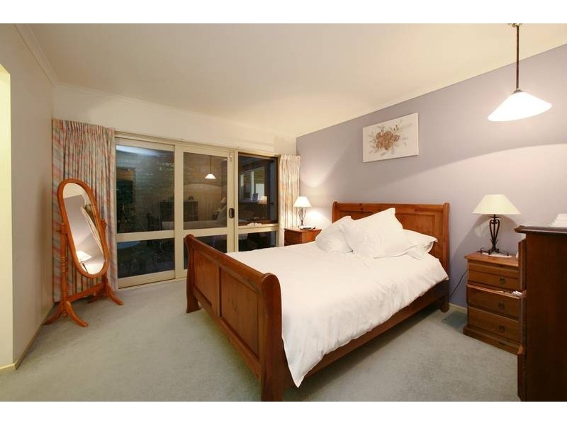 18 Tinarra Court, Wantirna South VIC 3152