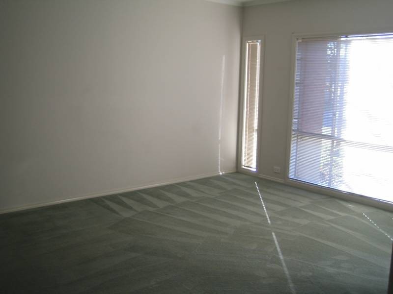 7 St Laurent Rise,, Knoxfield VIC 3180