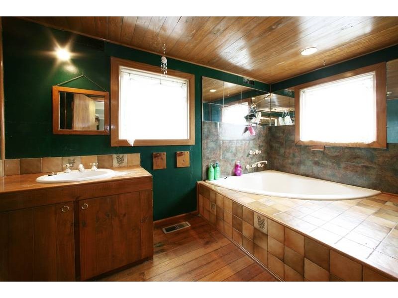 4 Victoria Street, Ferntree Gully VIC 3156