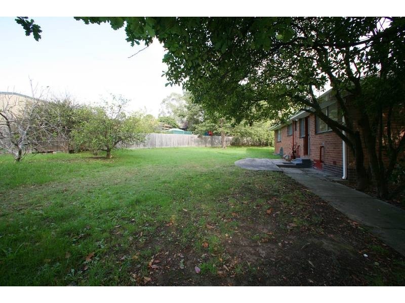 17 Acacia Road, Upper Ferntree Gully VIC 3156