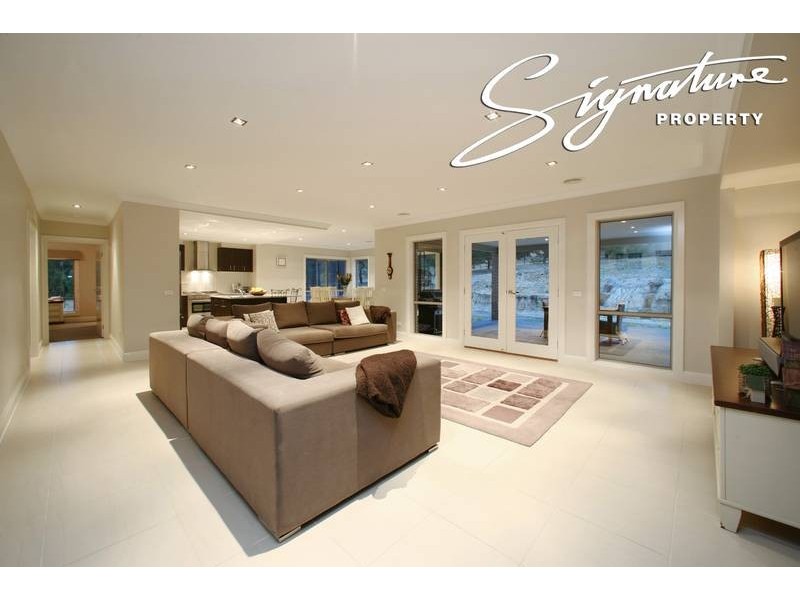 16 Gladesville Close, Lysterfield South VIC 3156