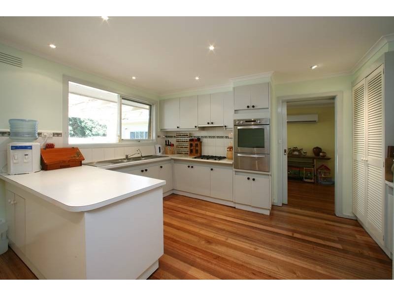 5 Riding Way, Ferntree Gully VIC 3156