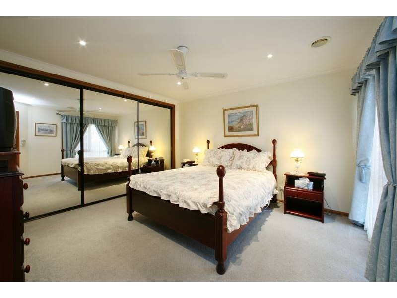 6 Dean Court, Rowville VIC 3178